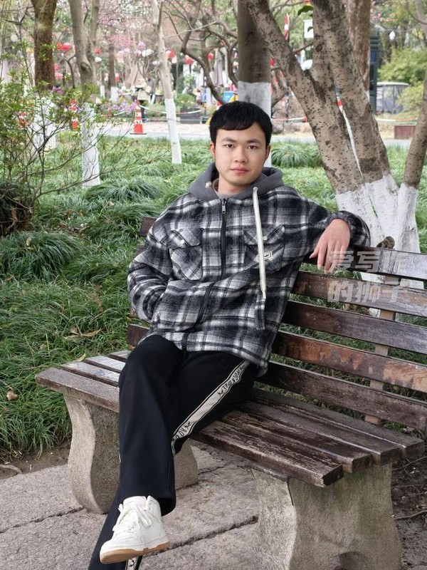 693分考入北大却选择重来：浙江男生复读一年以714分圆梦图灵班，父亲坦言“全家当时都反对”